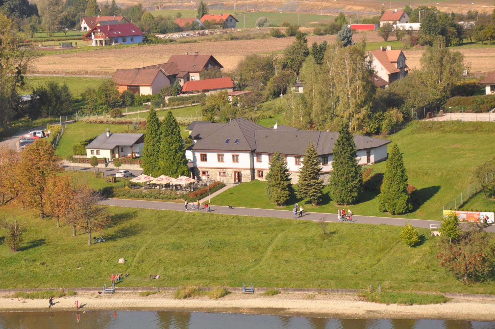 Hotel Terasa Frydek-Mistek Exterior photo